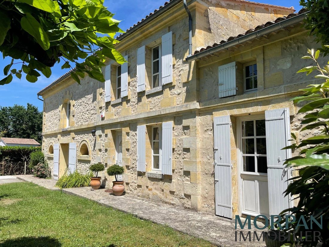 House in Saint-Medard-d'Eyrans, Nouvelle-Aquitaine, France 1 - 19016753