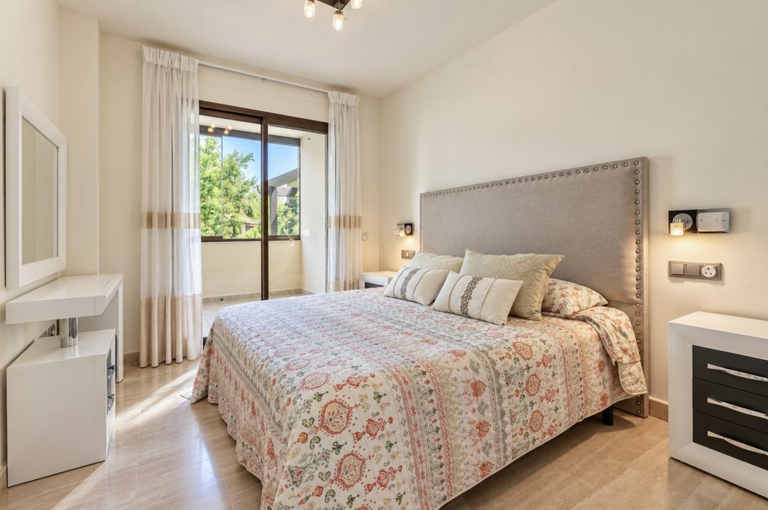 Apartment in Puerto Banus, Marbella, Spain 4 - 19017049