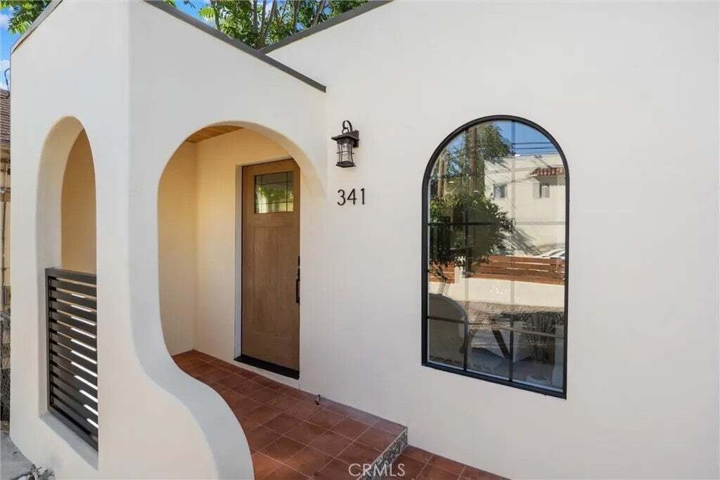 Los Angeles, California, United States 2 - 19017482