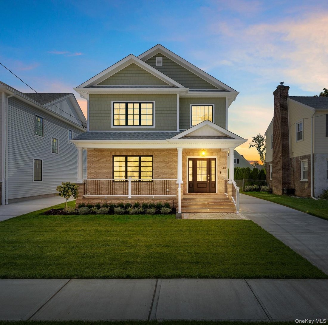 House in Mineola, New York, United States 2 - 19017384