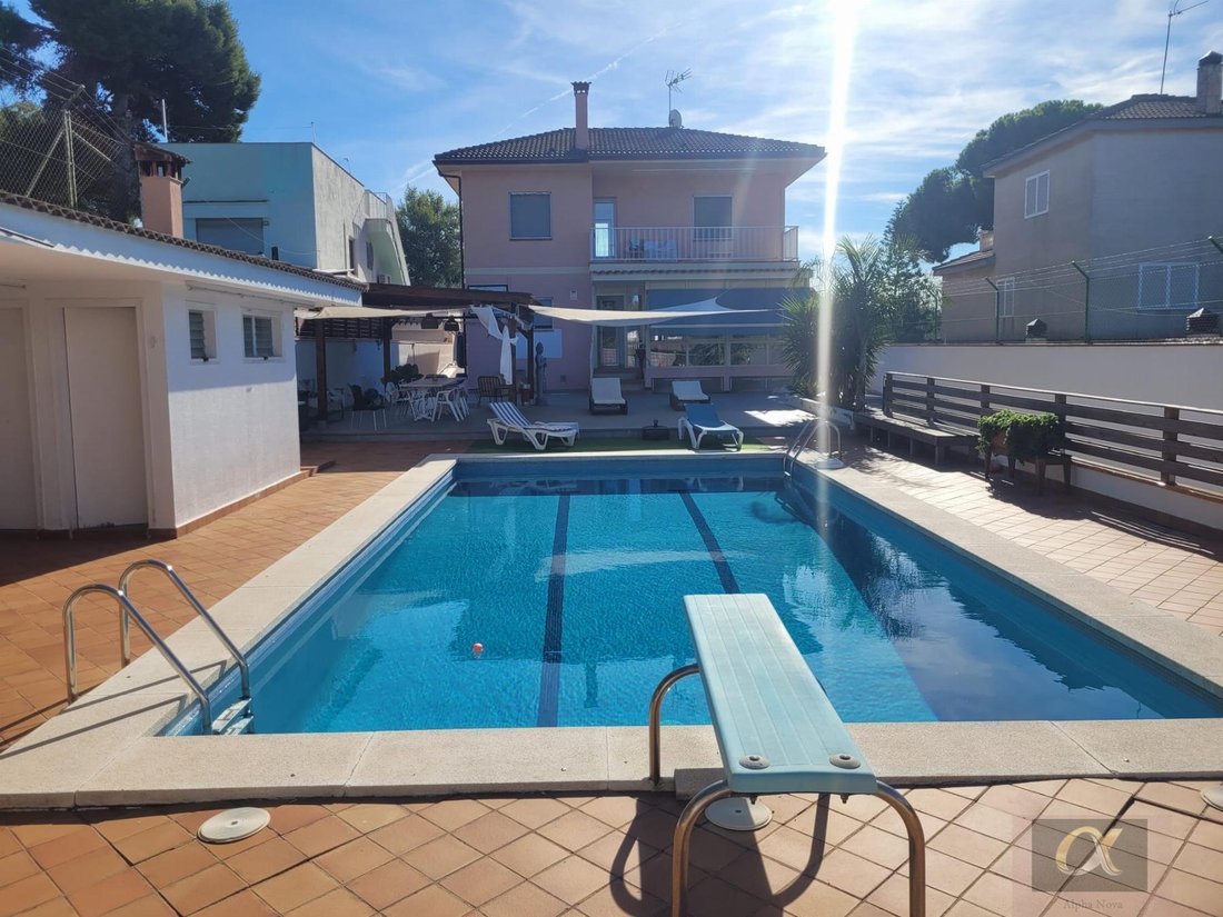 Chalet in Districte 3, Badalona, Spanien 1 - 19009809