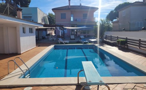 Chalet in Districte 3, Badalona, Spanien 1