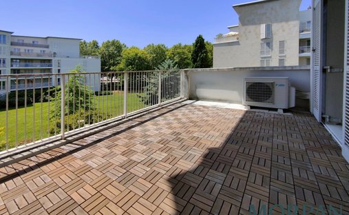 Apartment in La Bastide, Bordeaux, France 1