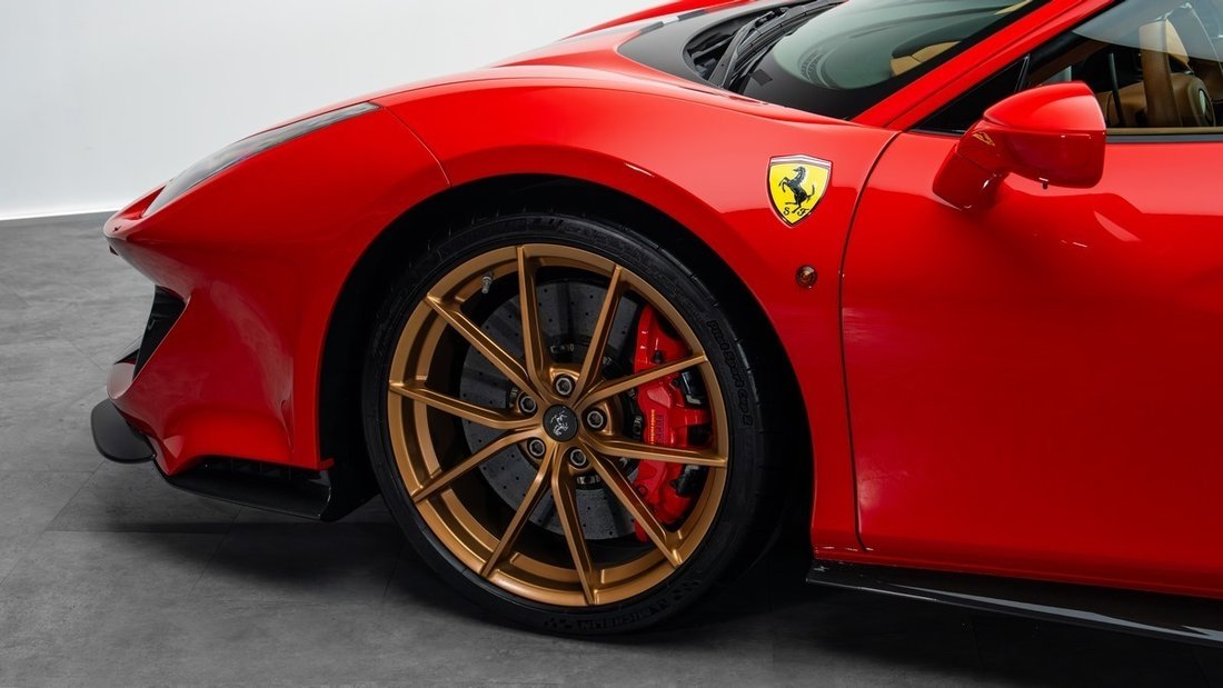 Coupe in Dubai, United Arab Emirates 4 - 19017068