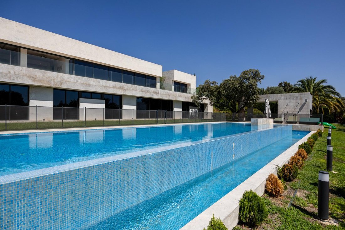 Villa in Las Rozas de Madrid, Comunidad de Madrid, Spain 2 - 19017843