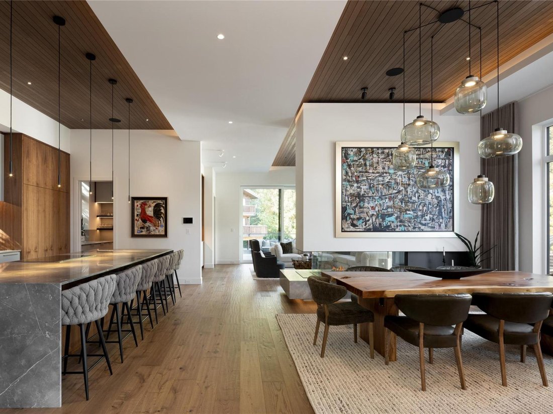 Chalet in Whistler, British Columbia, Canada 2 - 19016425