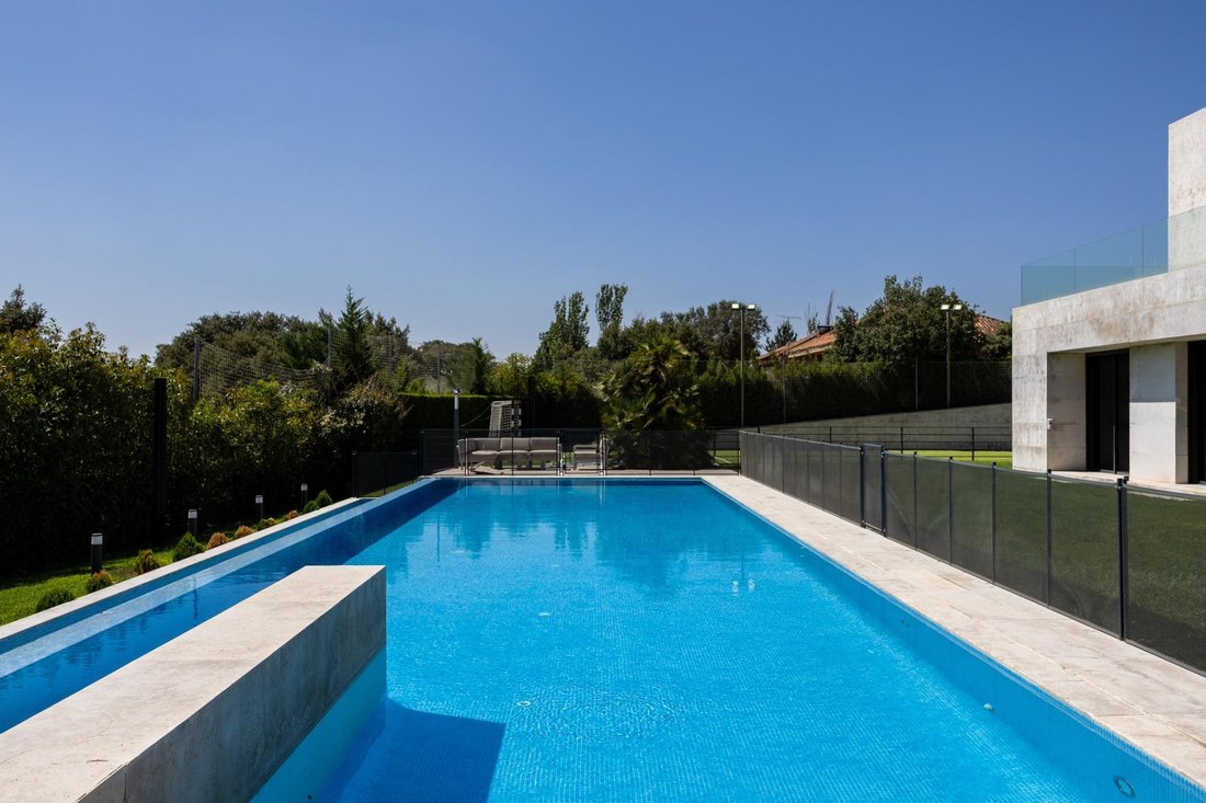 Villa in Las Rozas de Madrid, Comunidad de Madrid, Spain 5 - 19017843