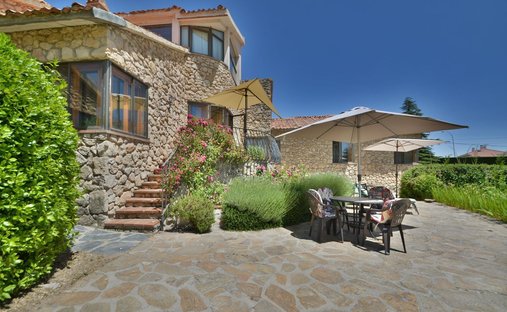 Country House in Torrecaballeros, Castile and Leon, Spain 1