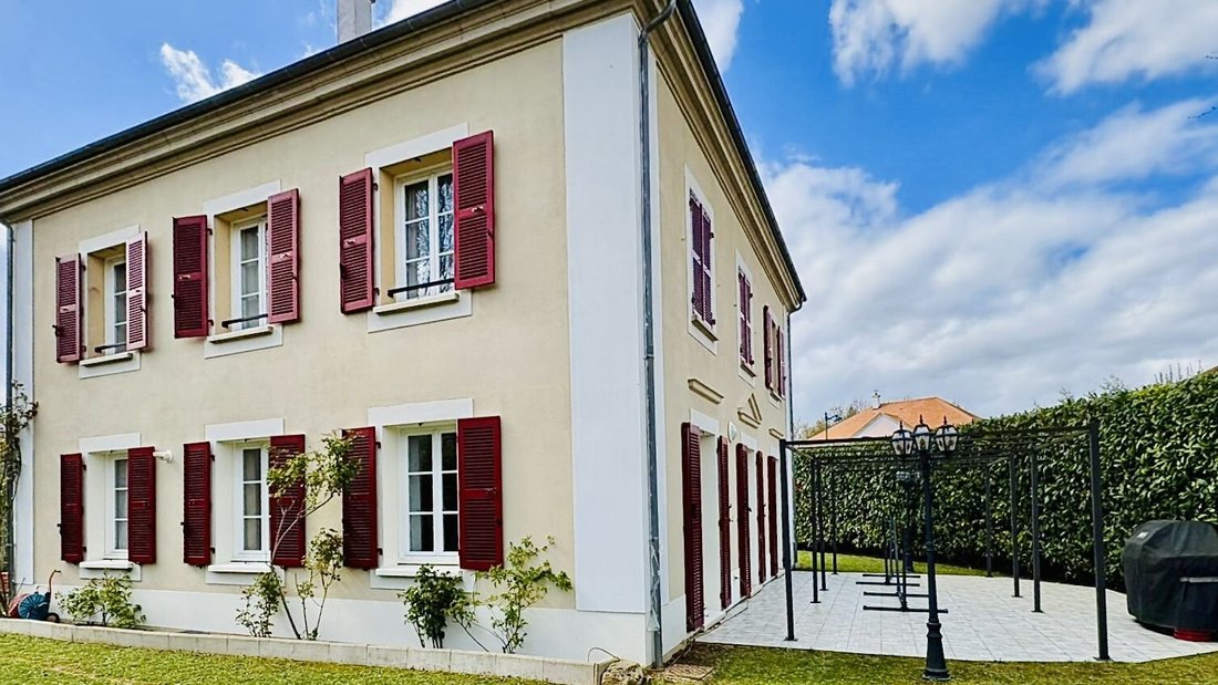 House in Bailly-Romainvilliers, Ile-de-France, France 2 - 17724460