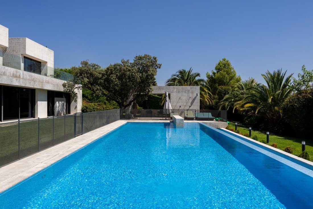 Villa in Las Rozas de Madrid, Comunidad de Madrid, Spain 3 - 19017843
