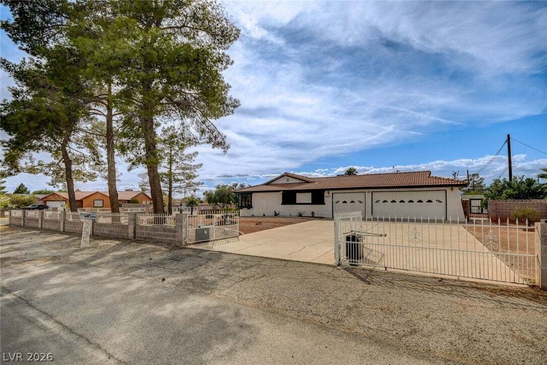 House in Las Vegas, Nevada, United States 2 - 19017115