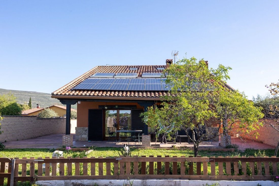 Villa in Torremocha de Jarama, Comunidad de Madrid, Spain 2 - 19018188