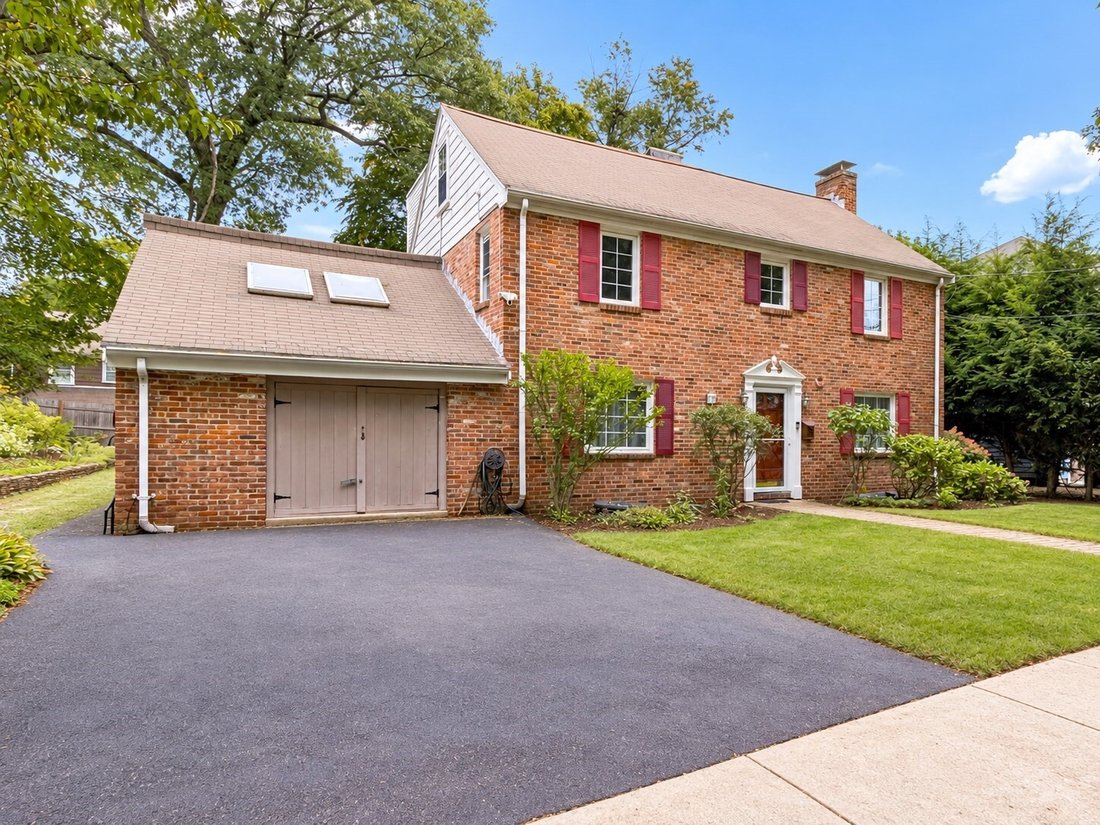 House in Newton, Massachusetts, United States 2 - 19017524