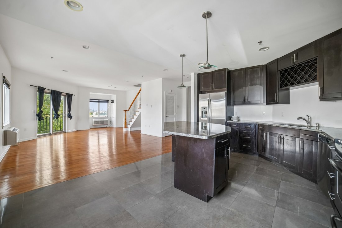Condo in Cliffside Park, New Jersey, United States 3 - 19017825