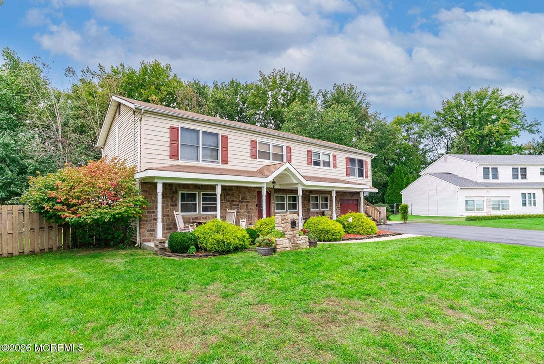 House in Manalapan Township, New Jersey, United States 1 - 19017254