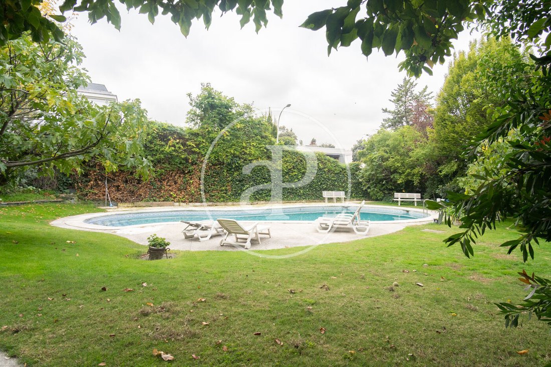 Villa in Fuencarral-El Pardo, Madrid, Spain 1 - 19017511