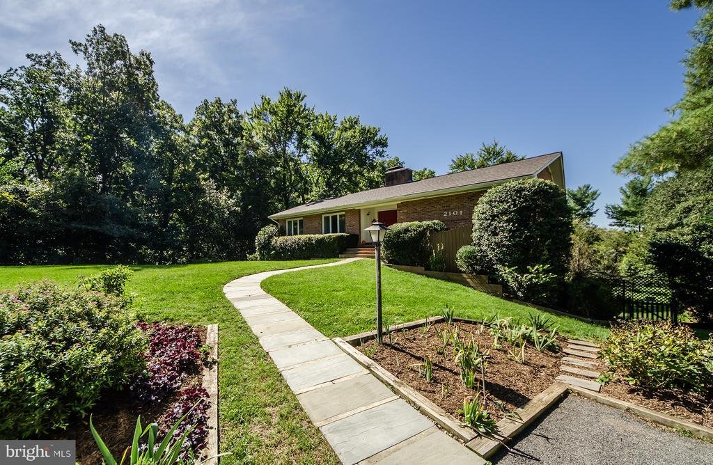 House in Hybla Valley, Virginia, United States 1 - 19016433
