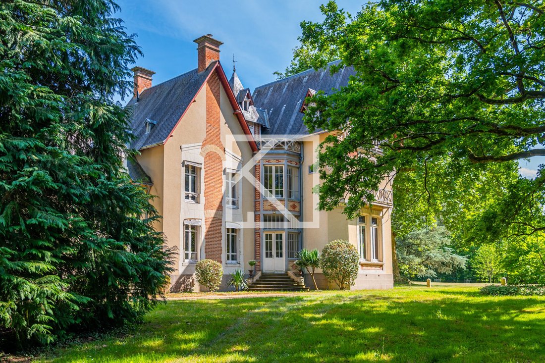 Château à Arrondissement de Le Mans, Pays de la Loire, France 1 - 19016550