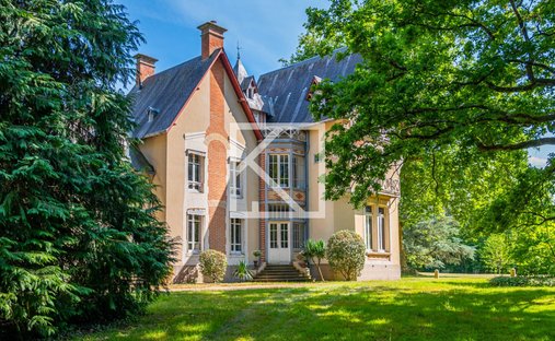 Chateau in Arrondissement of Le Mans, Pays de la Loire, France 1