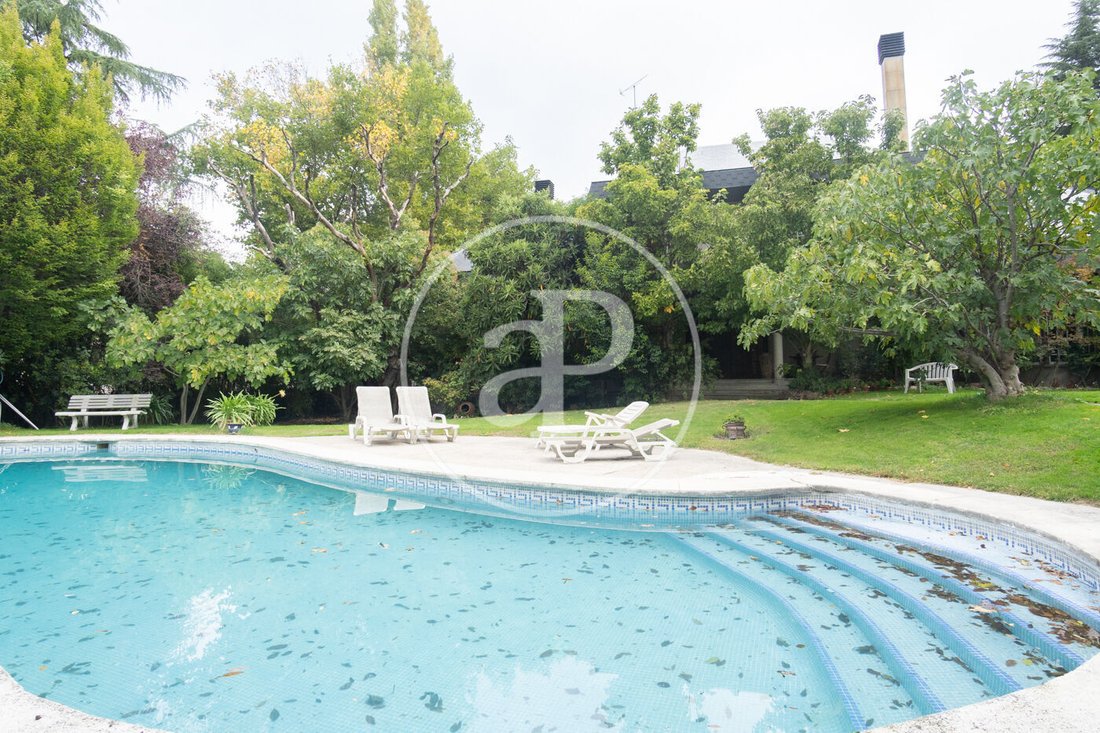 Villa in Fuencarral-El Pardo, Madrid, Spain 3 - 19017511