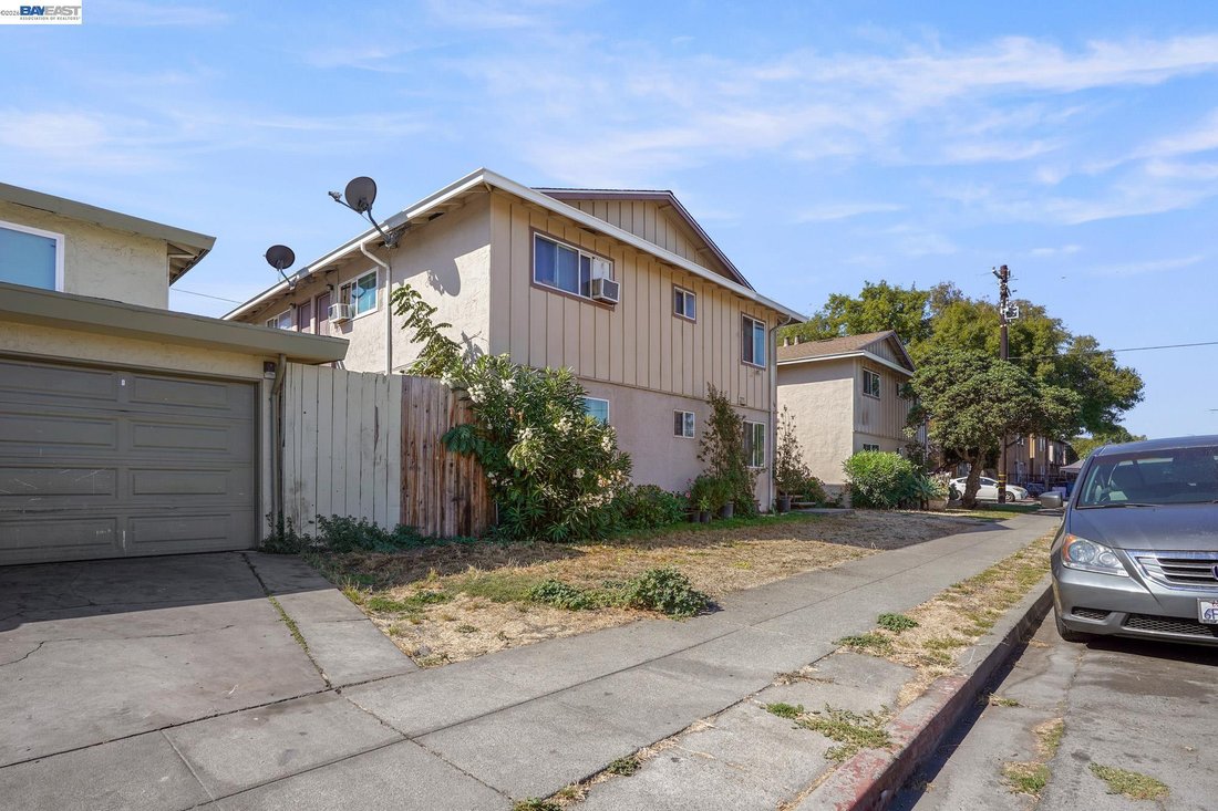 Redwood City, California, United States 3 - 19017680
