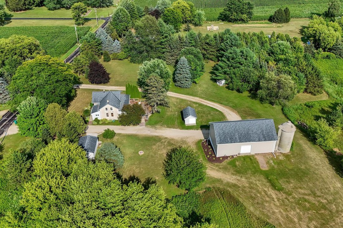 House in West Bend, Wisconsin, United States 1 - 19017238