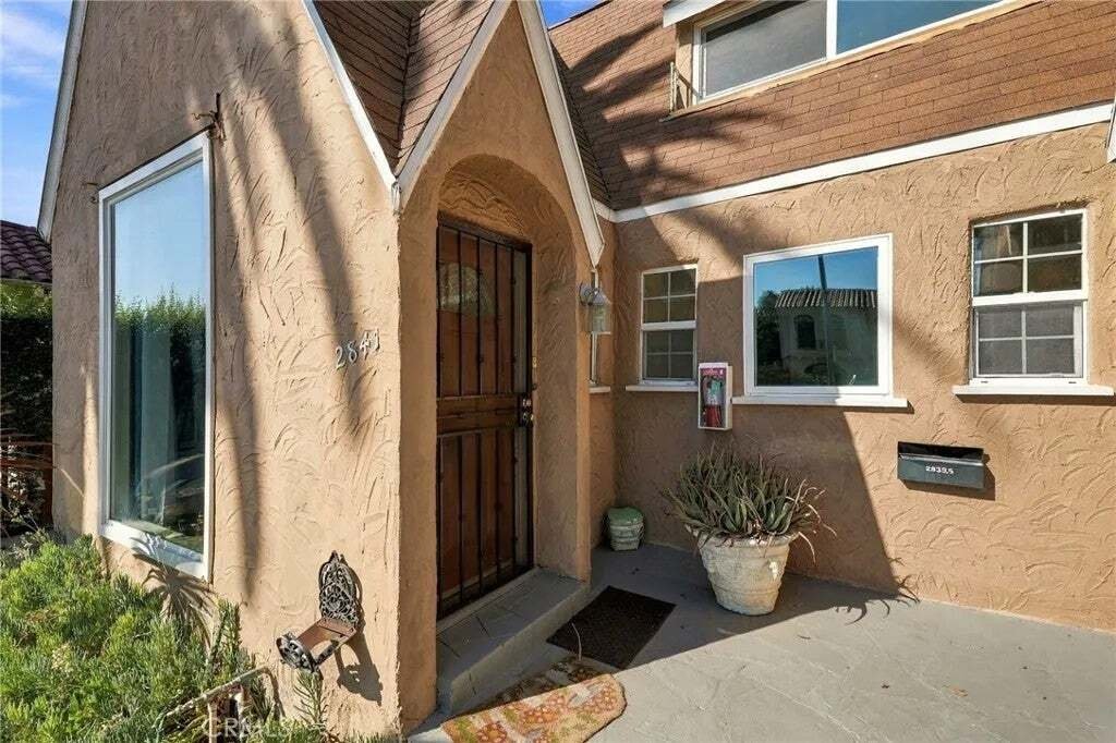 Los Angeles, California, United States 4 - 19017449