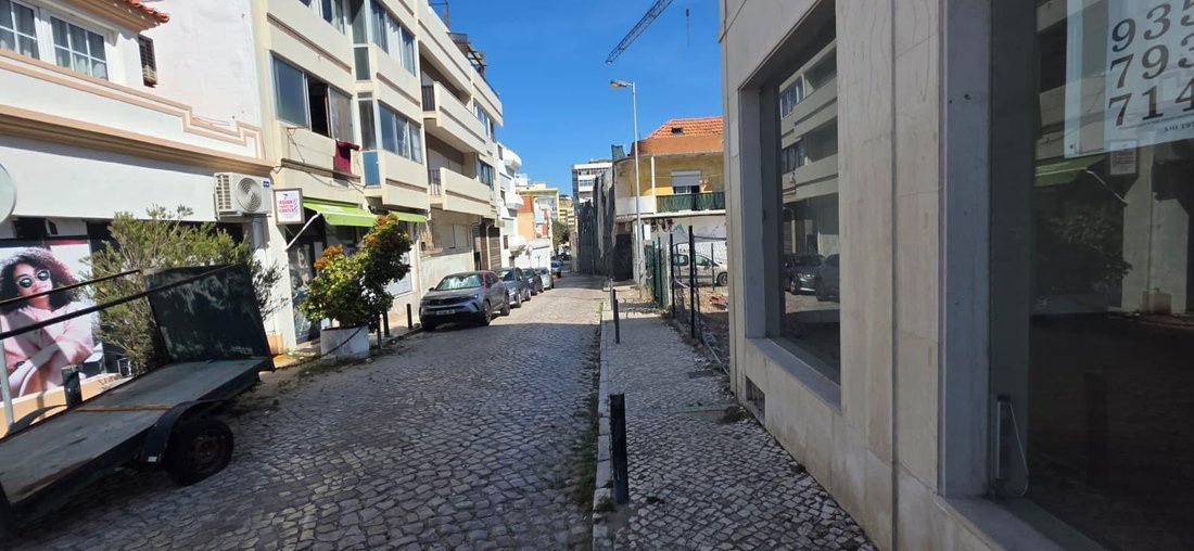 Costa da Caparica, Setubal, Portugal 2 - 19017293
