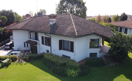 House in Santa Corinna, Lombardy, Italy 1