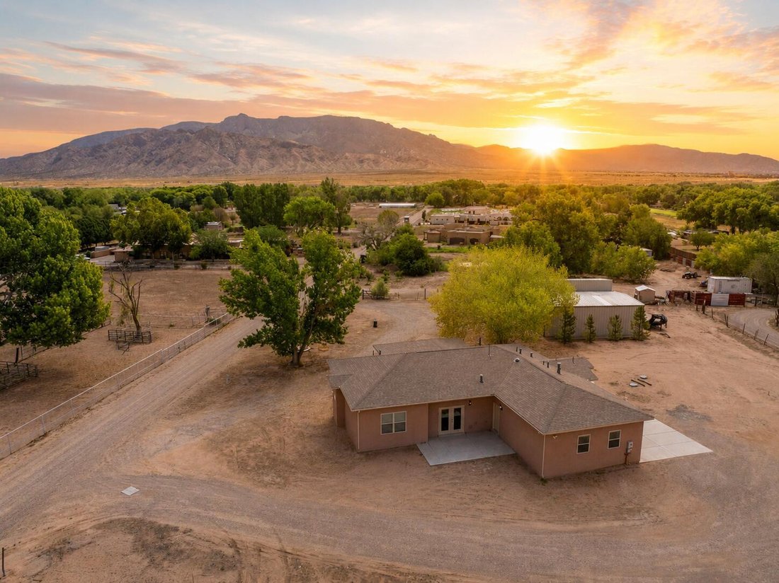 House in Corrales, New Mexico, United States 1 - 19017050