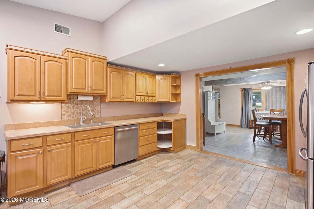 House in Manalapan Township, New Jersey, United States 5 - 19017254
