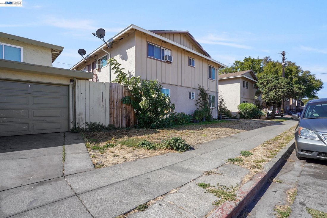 Redwood City, California, United States 2 - 19017680