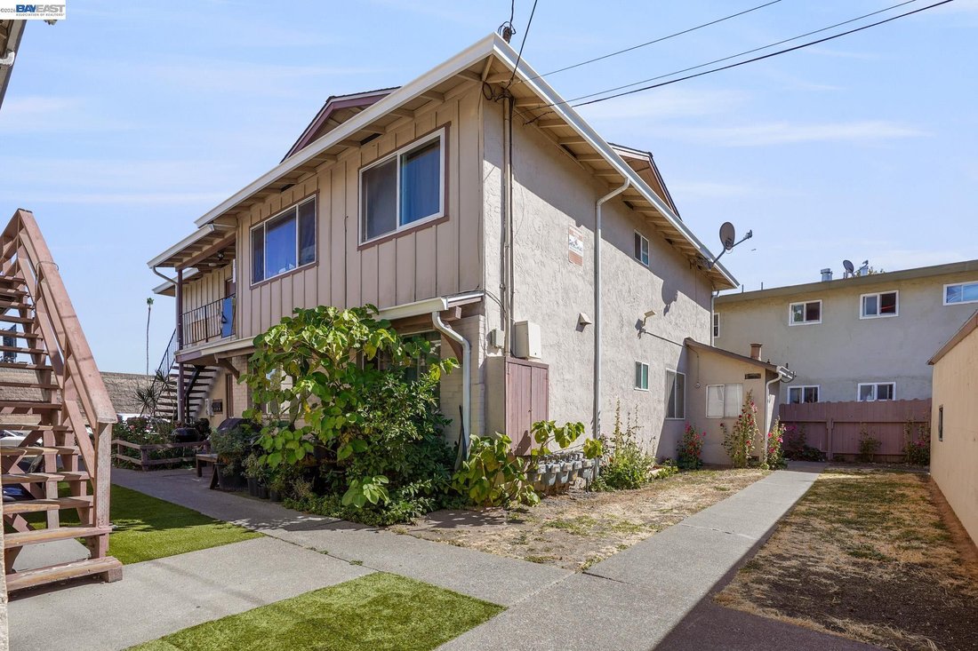Redwood City, California, United States 4 - 19017680