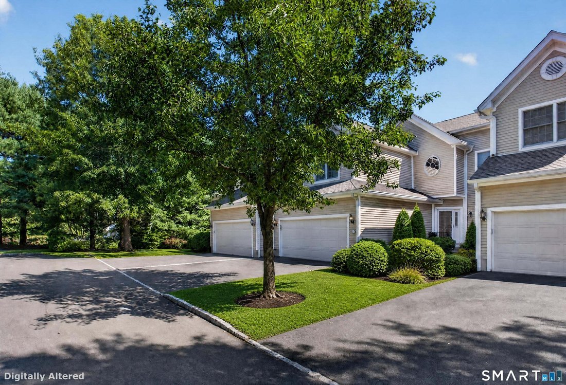 Condo in Trumbull, Connecticut, United States 2 - 19017065