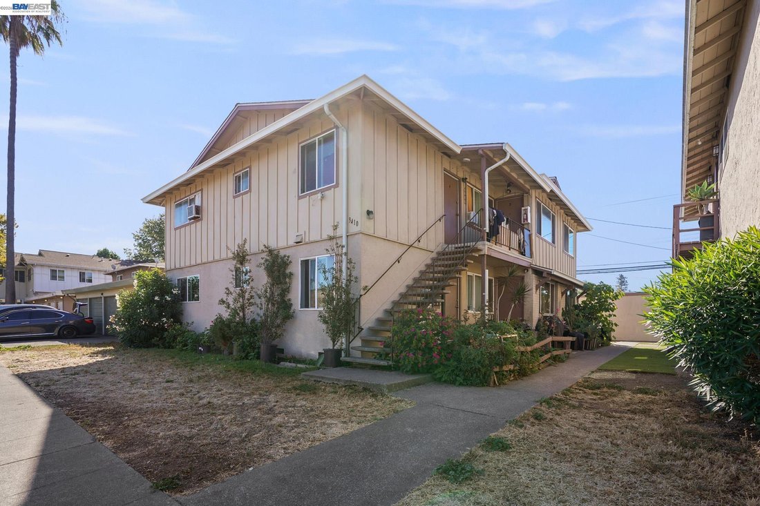 Redwood City, California, United States 1 - 19017680