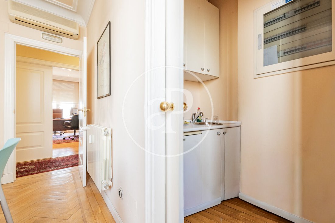 Apartment in Chamberi, Madrid, Spain 4 - 19018070