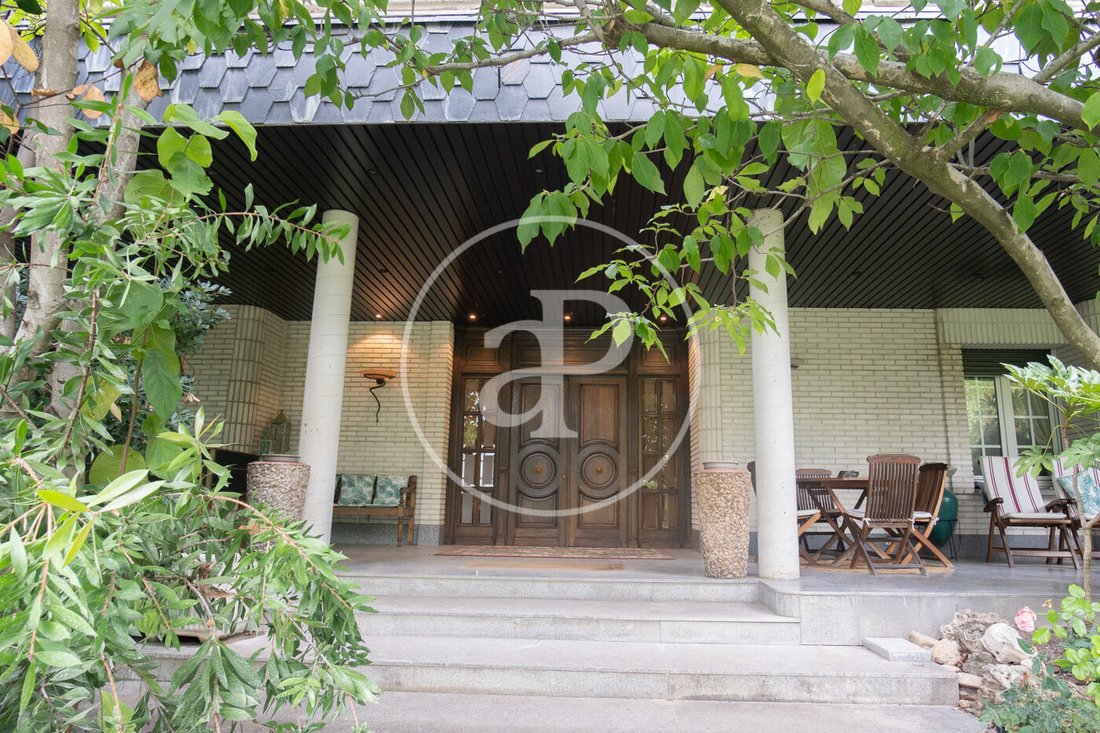 Villa in Fuencarral-El Pardo, Madrid, Spain 4 - 19017511