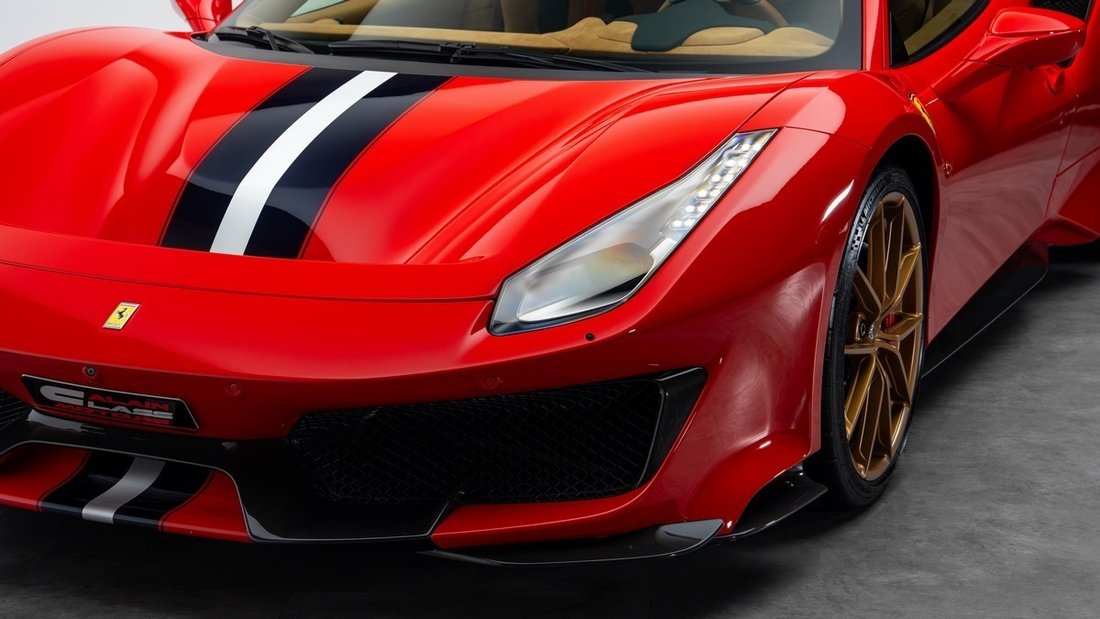 Coupe in Dubai, United Arab Emirates 5 - 19017068