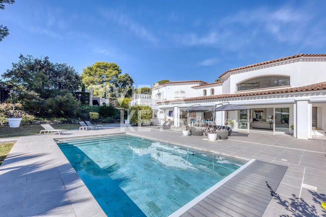 House in Mougins, Provence-Alpes-Côte d'Azur, France 3 - 19017969