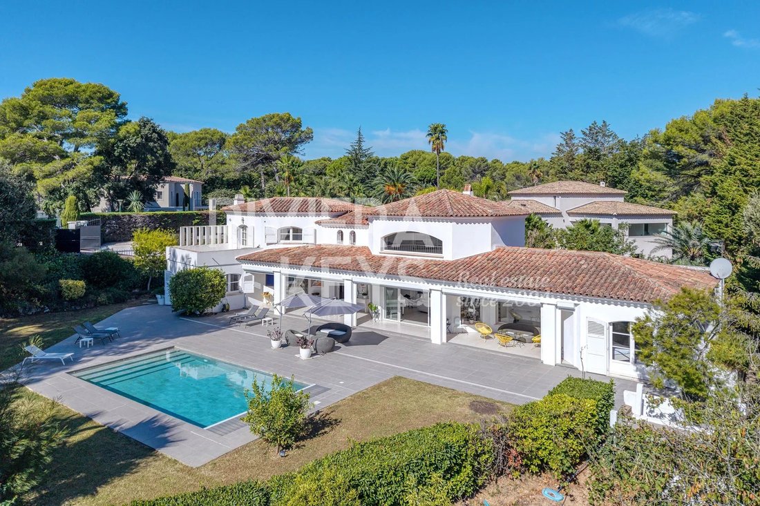 House in Mougins, Provence-Alpes-Côte d'Azur, France 1 - 19017969