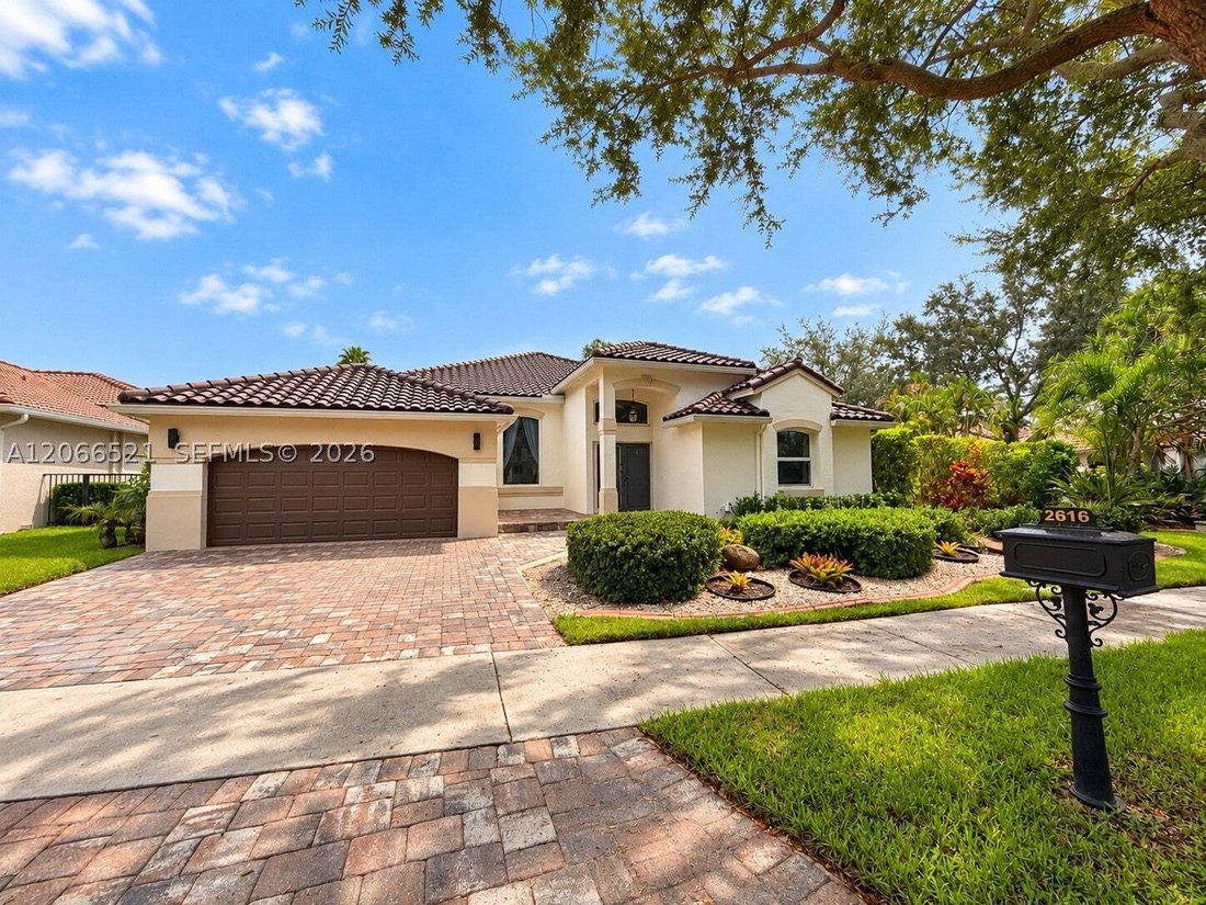 House in Weston, Florida, United States 3 - 18615179