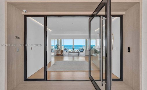 Condo in Miami Beach, Florida, United States 1