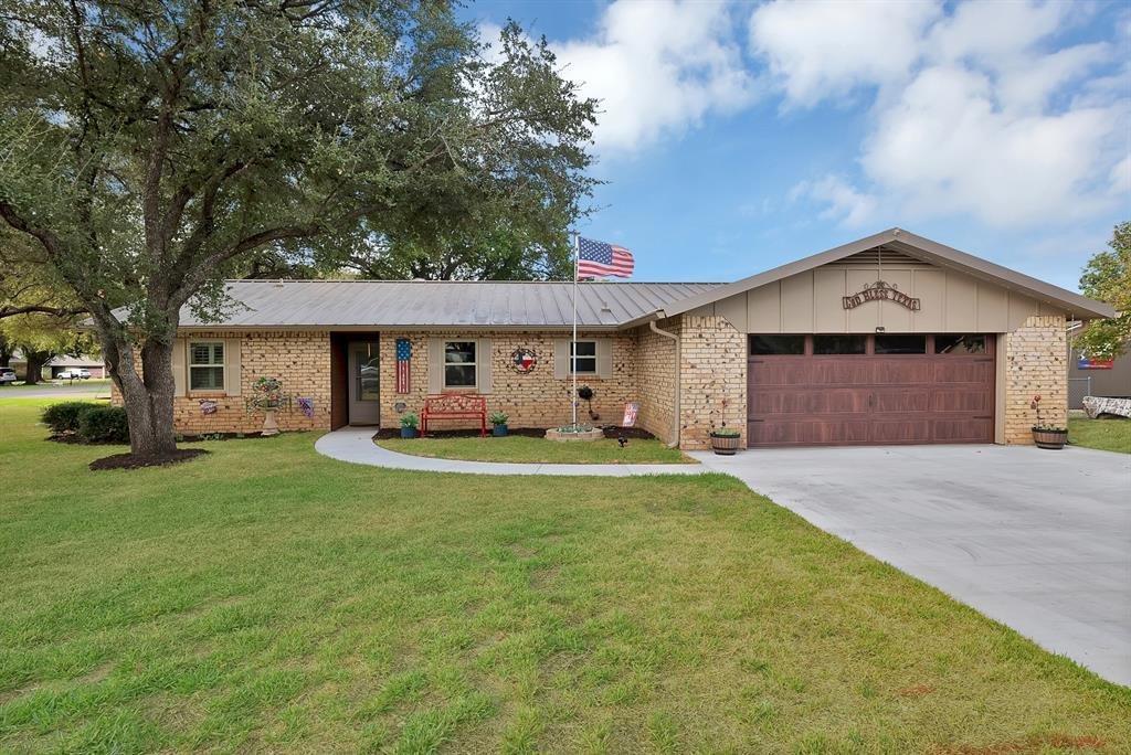 House in Granbury, Texas, United States 1 - 19018004