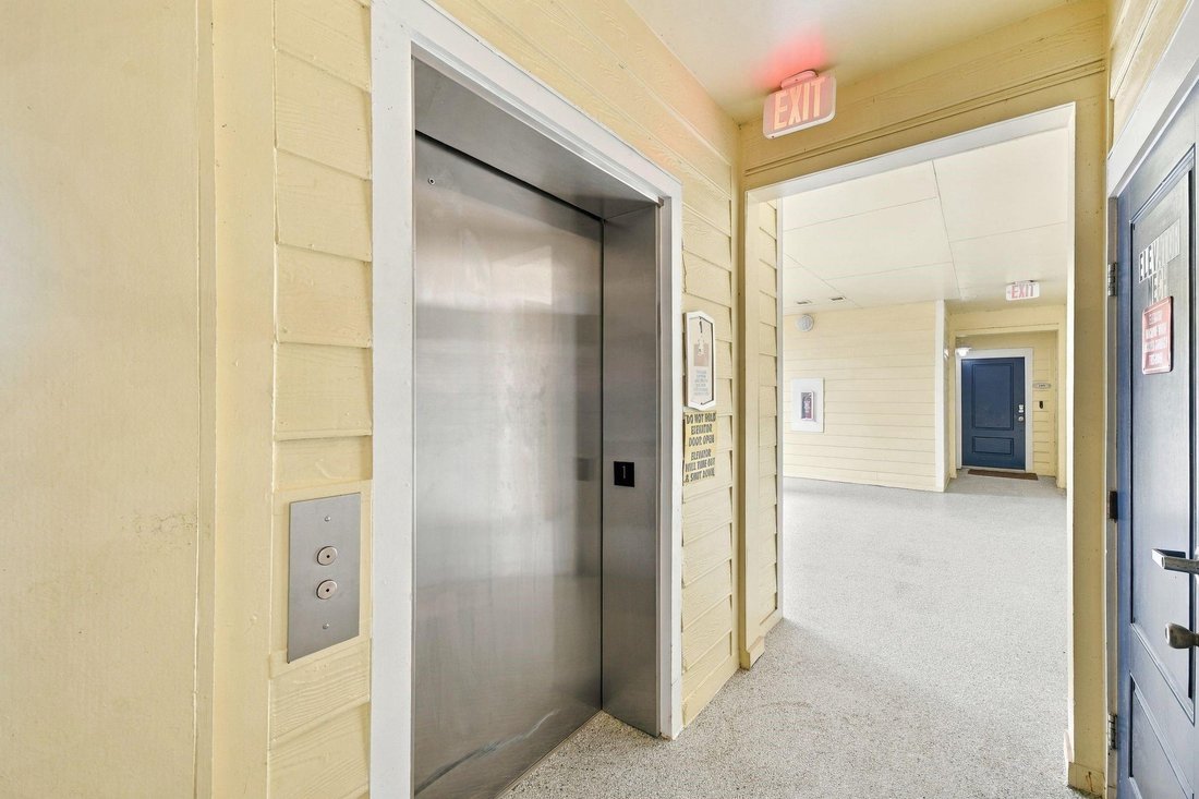 Condo in Galveston, Texas, United States 5 - 19018065