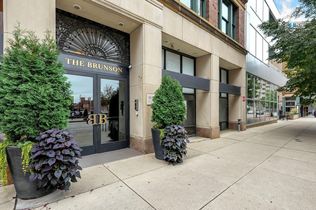 Condo in Columbus, Ohio, United States 2 - 19017971