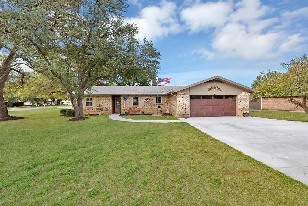 House in Granbury, Texas, United States 2 - 19018004