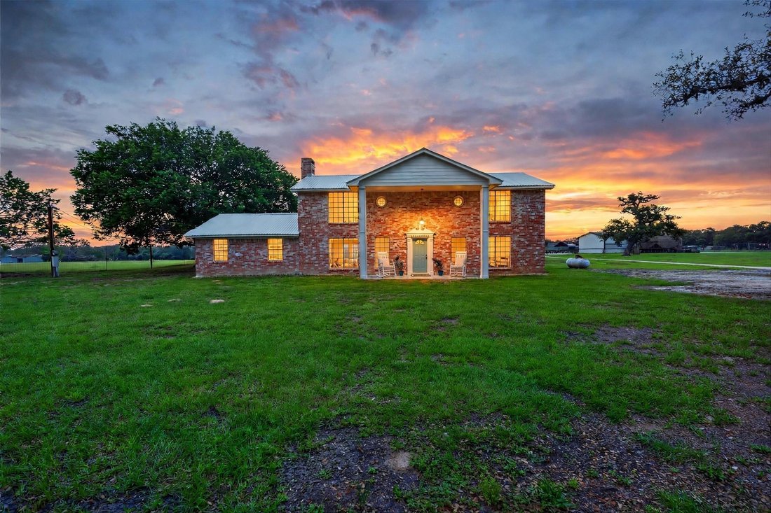 House in Hallettsville, Texas, United States 1 - 19018042