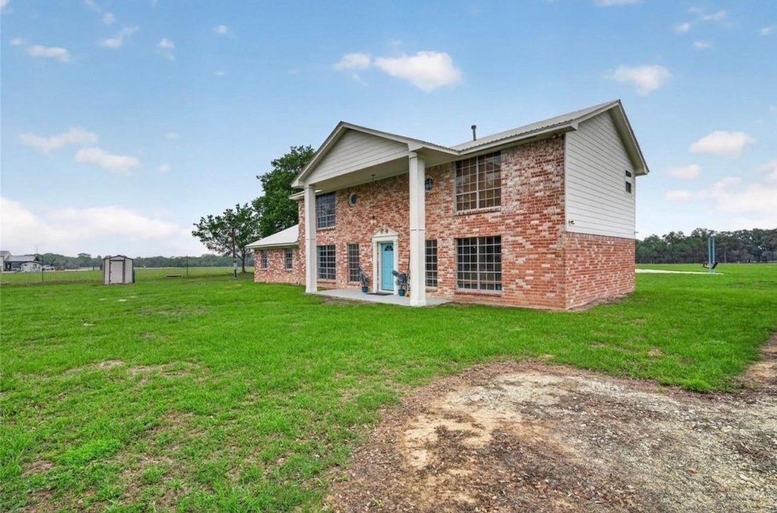 House in Hallettsville, Texas, United States 3 - 19018042