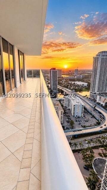 Condo in Hallandale Beach, Florida, United States 3 - 19017916