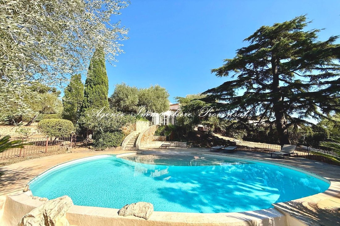 Villa in Grimaud, Provence-Alpes-Côte d'Azur, France 1 - 19018260
